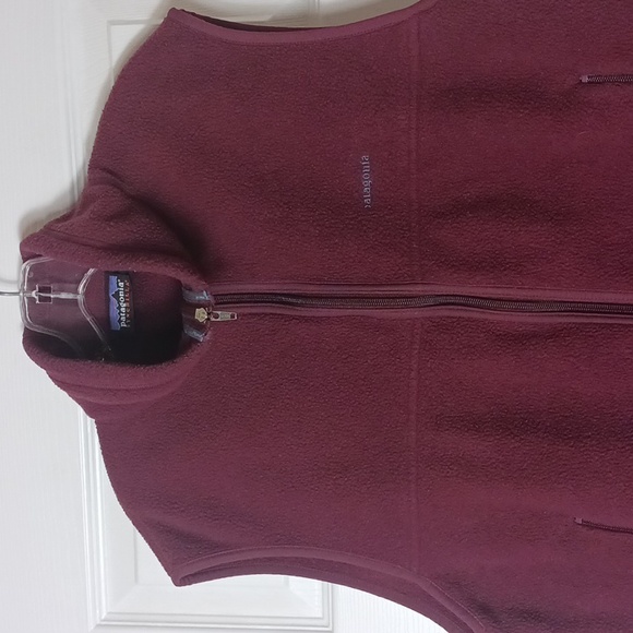 Vintage Patagonia Synchilla Maroon Fleece Vest Outdoor Hiking Adventure Size L - Picture 2 of 10